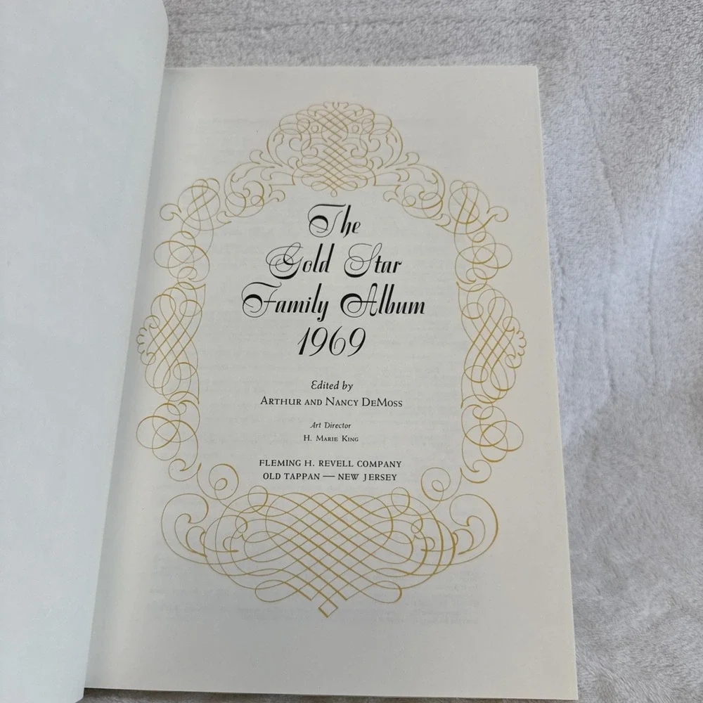 Vintage The Gold Star Family Album 1969‎ Memory Keepsake Decoration